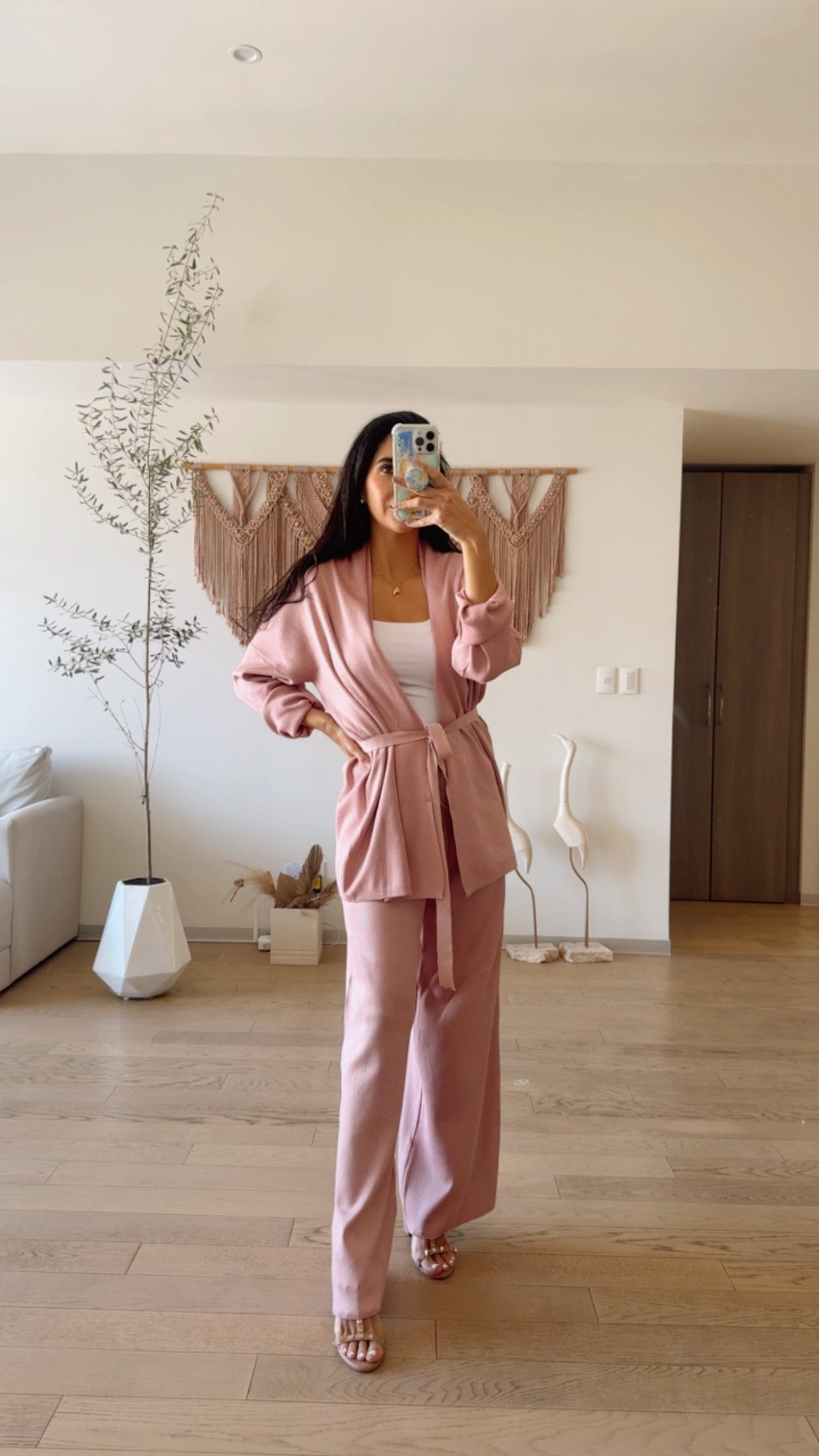 Set Adela